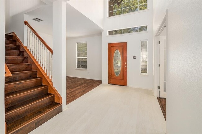 Photo - 2023 Wood Glen Dr