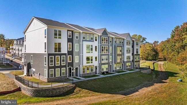 Building Photo - 900 Gilbert Rd Unit 3645B