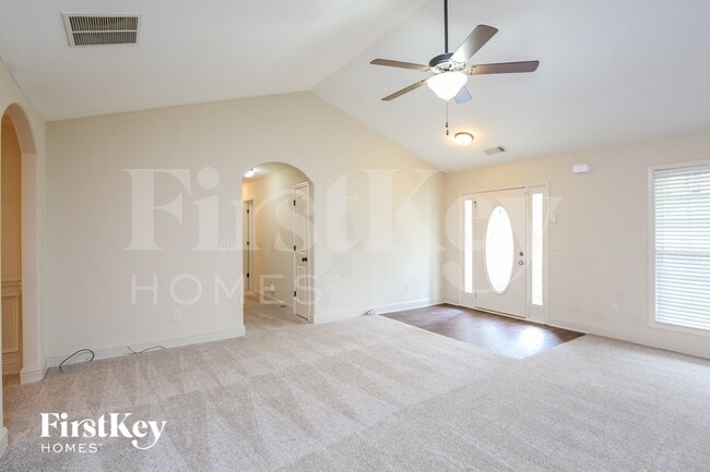 Photo - 603 Embassy Walk