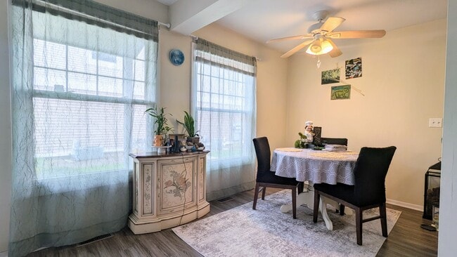 Photo - 336 Farmingdale Cir