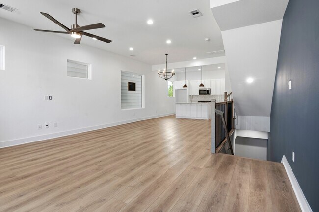 Photo - 2806 Versailles Oak Ln