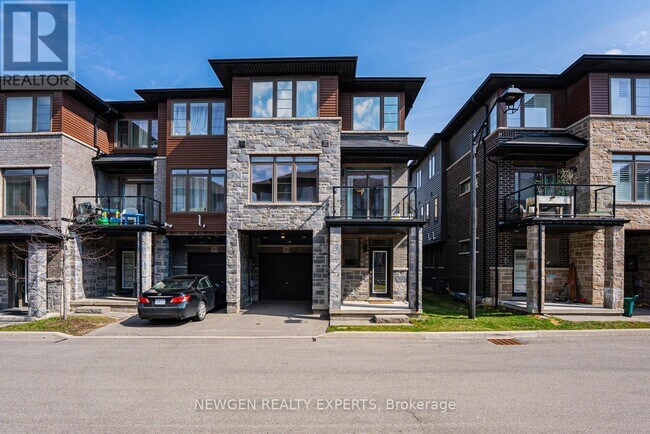 Photo - 30 Times Square Blvd