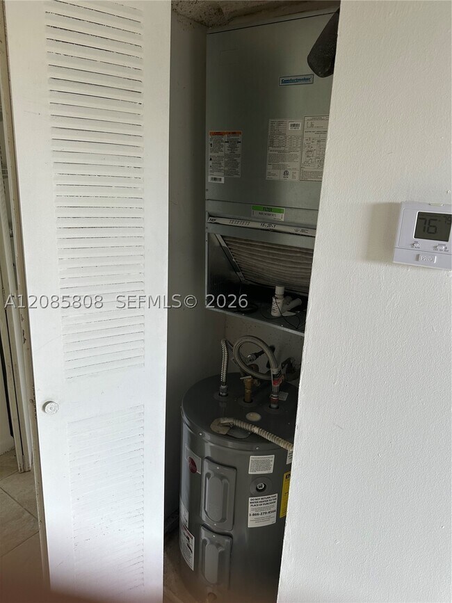 Photo - 8730 N Sherman Cir Unit 308