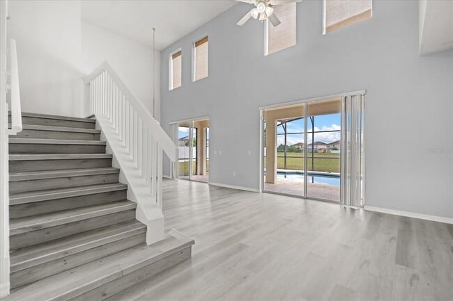 Photo - 521 Bromley Ct