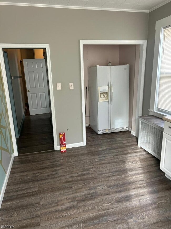 Building Photo - 1036 North Ave Unit 3