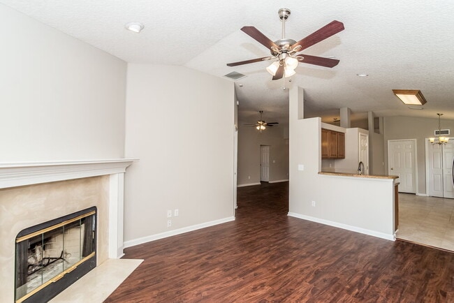 Photo - 12561 Brahma Bull Cir W