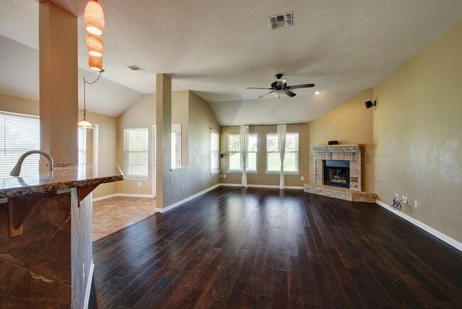 Photo - 19704 Vilamoura St