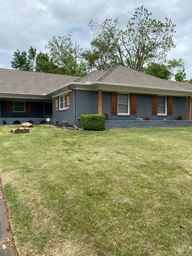 Photo - Executive Home in Wilemans Belle Isle