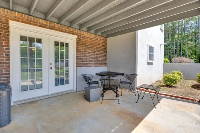 Building Photo - 3442 Skyland Dr