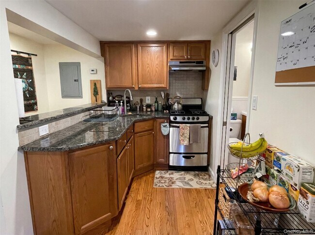 Photo - 14 Central Ave N