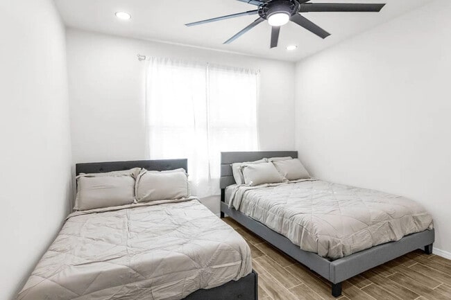 Photo - 3518 Dennis St Unidad ID1387517P