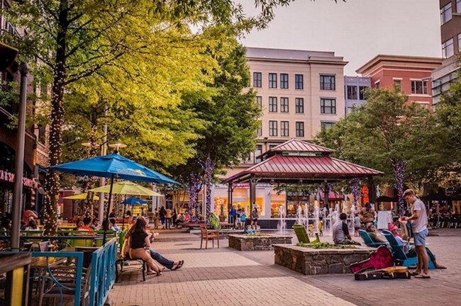Downtown Rockville - 4 Monroe St Unit 1111