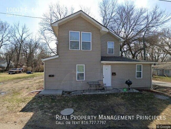 Spacious, Single-Level Townhouse Stunner! - Spacious, Single-Level Townhouse Stunner!