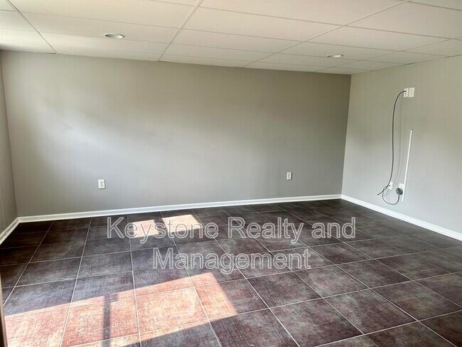 18 Edgehill Dr Unit B