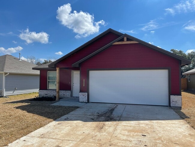 Photo - Bryan -3 bedroom / 2 bath / 2 car garage / Large fenced in back yard.