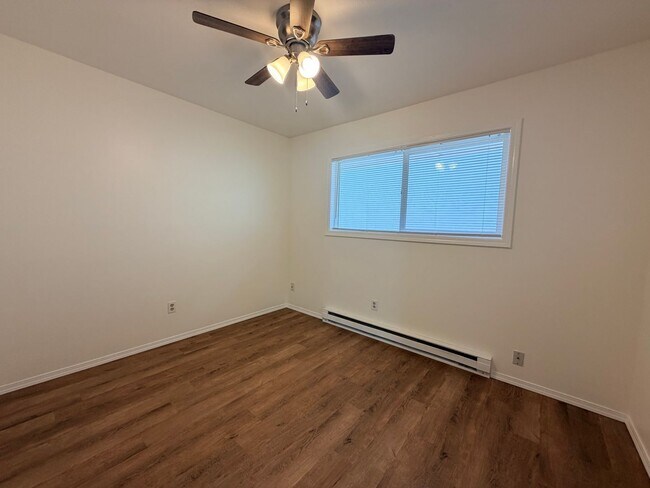 Photo - Charming 2 Bedroom Unit in NE Portland Water/ Sewar & Garbage PAID FOR!!!