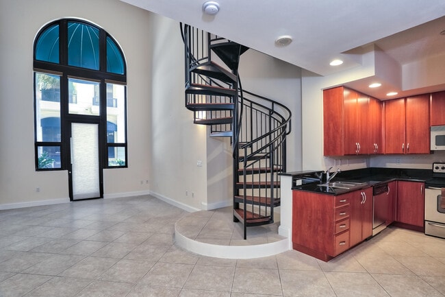 Building Photo - 801 S Olive Ave Unit 120