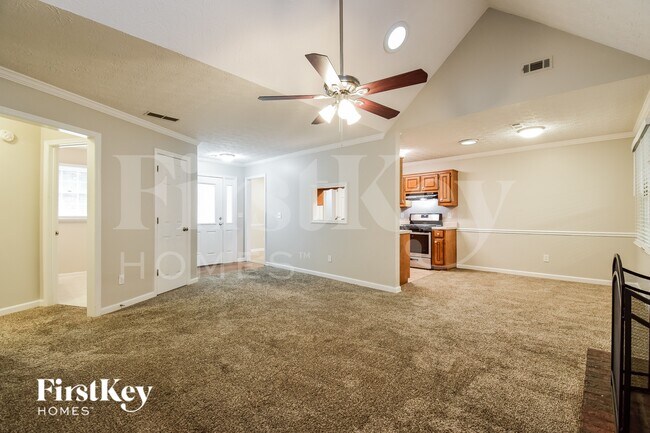 Photo - 2403 Windridge Dr NE
