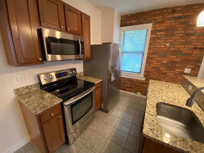Photo - Hunter Ave 888-890 NCR Unit 888