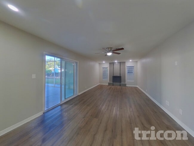 Photo - 3016 W Robson St