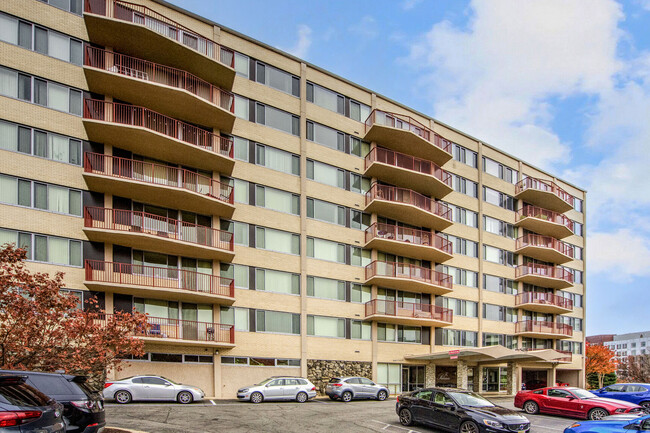 Photo - 5353 Columbia Pike Townhome