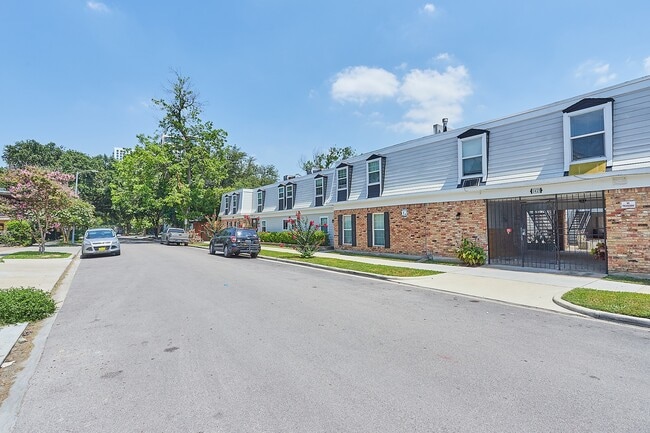 Building Photo - 1419 Hawthorne St Unit 11 Rental