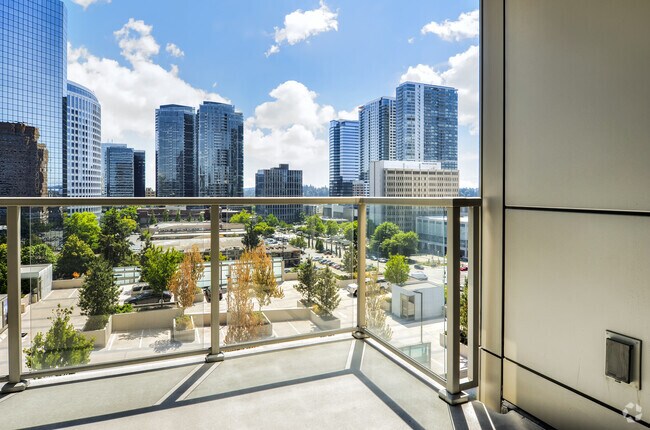 Building Photo - Luxury Unit 1221 Rental