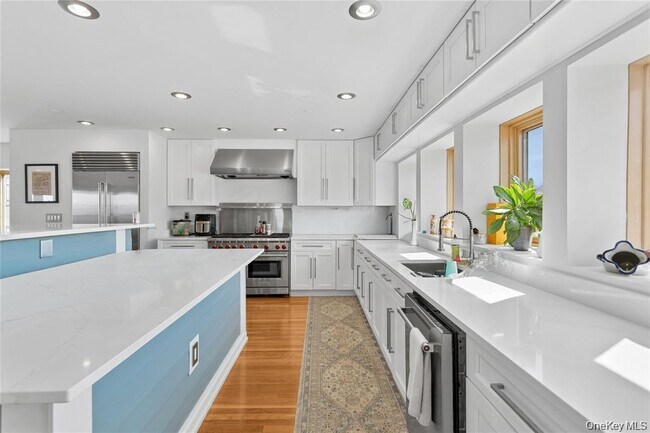Photo - 416 W Bay Dr