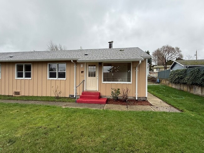 Building Photo - Duplex unit close to Olympic College.