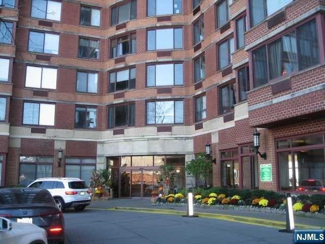 Building Photo - 100 Old Palisade Rd Unit 3605