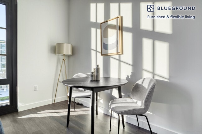 Photo - 550 Morse St NE Unidad FL4-ID320