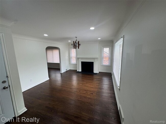 Photo - 8083 Mendota St