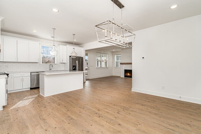 Photo - 712 Caraway Ln
