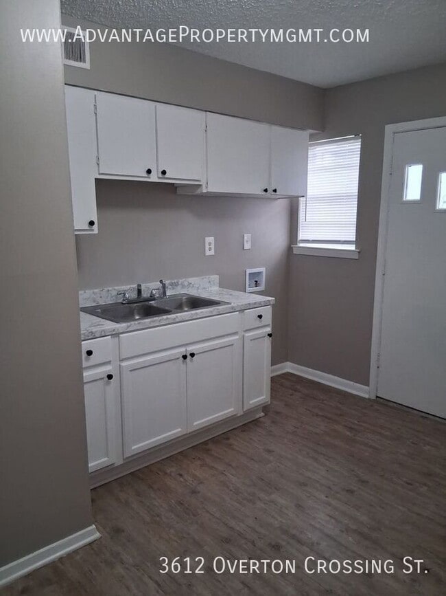 Photo - 3612 Overton Crossing St