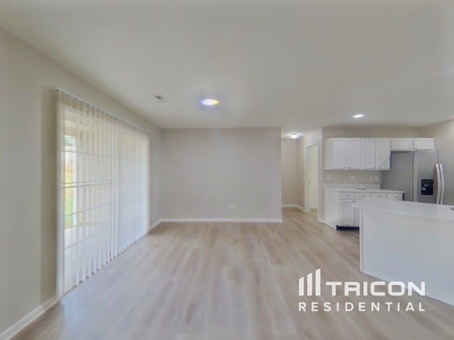 Photo - 20 Landing Ln