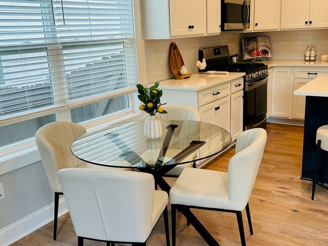 Photo - 115 Lilia Hill Cir