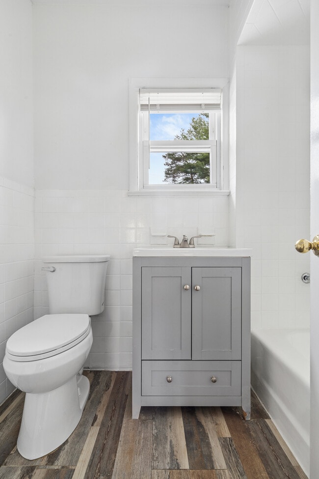 Photo - 37 2nd Ave Unit 2