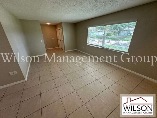 Photo - 620 Lakespur Ln