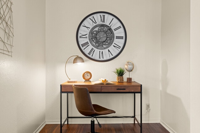Office nook - Plum Orchard Apartments