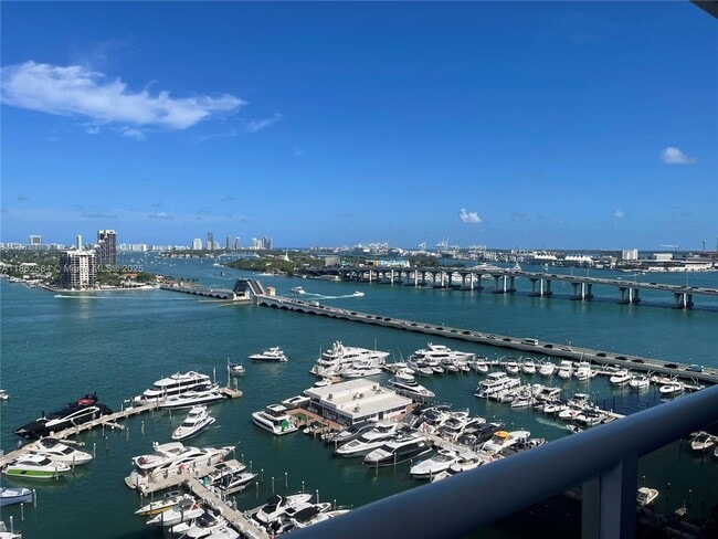 Building Photo - 1717 N Bayshore Dr Unit A-2034 Rental