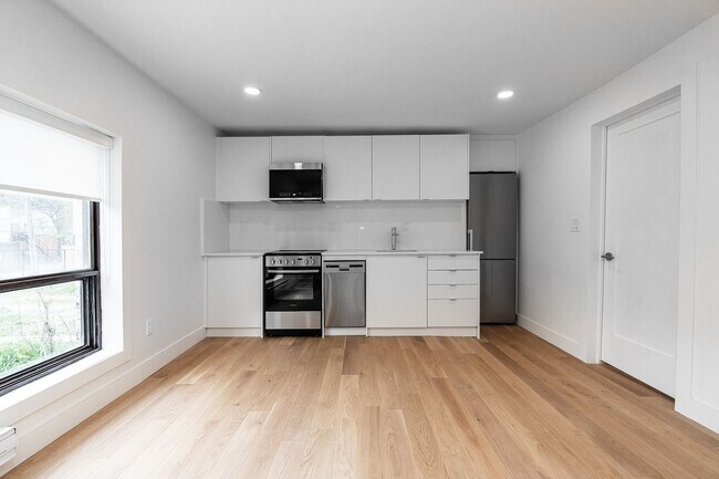 Photo - 28 Maynard Ave