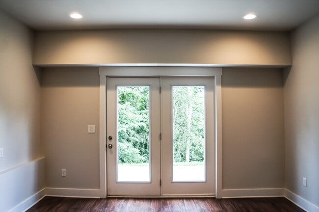 Photo - 6396 Fairview Rd