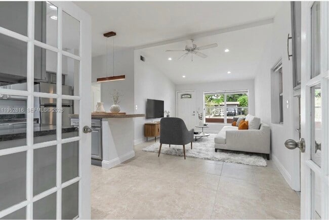 Photo - 1032 SW 22nd Ter