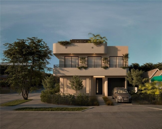 Building Photo - 984 SW 10th St