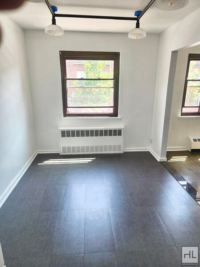 Photo - 44 STREET Unit 2A