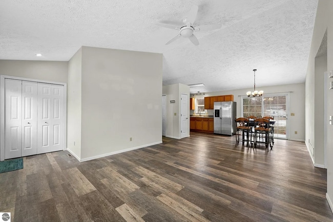 Photo - 202 Hassle Rd