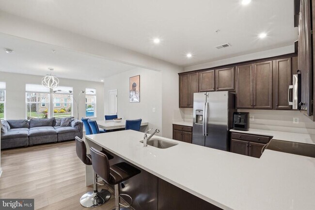 Photo - 10501 John Glenn St