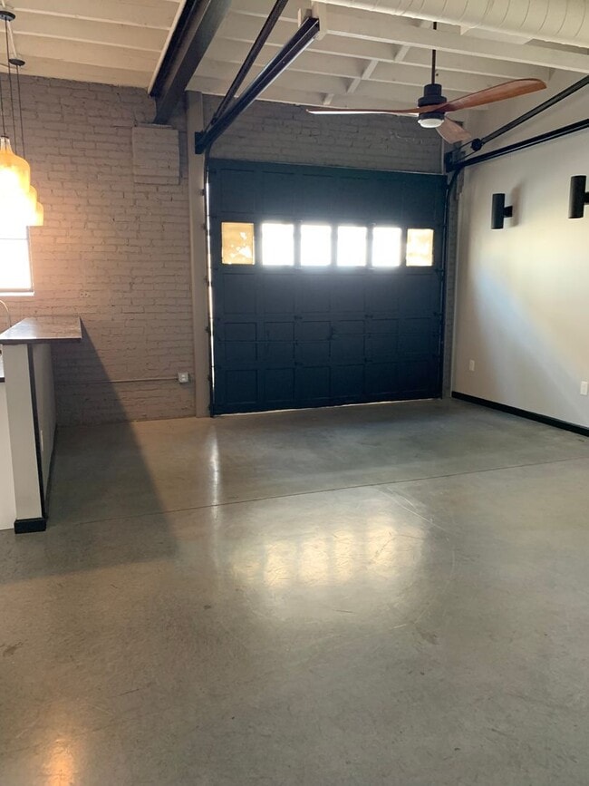 Photo - Ford Building Unidad 3