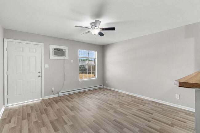 Photo - 1129 Green St