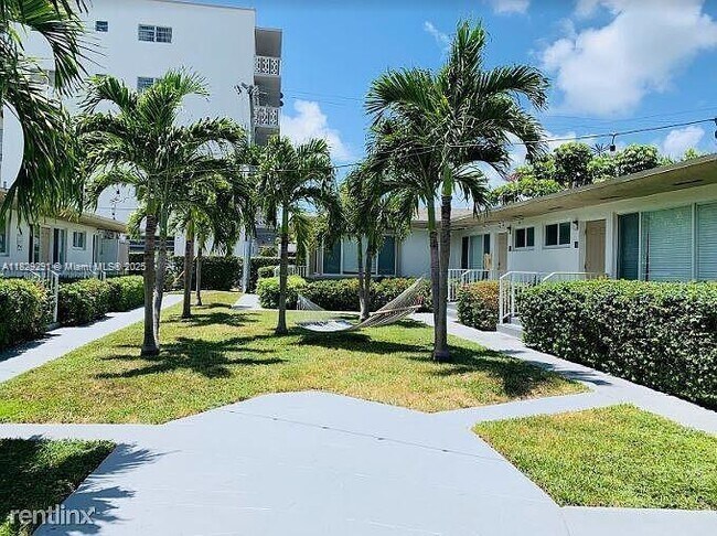 Photo - 9800 E Bay Harbor Dr Apartamento Unidad 12